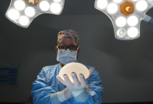 Dr. Gilberson Wanderley Silva alerta para os impactos da pressão estética causada pelos filtros e padrões irreais online.