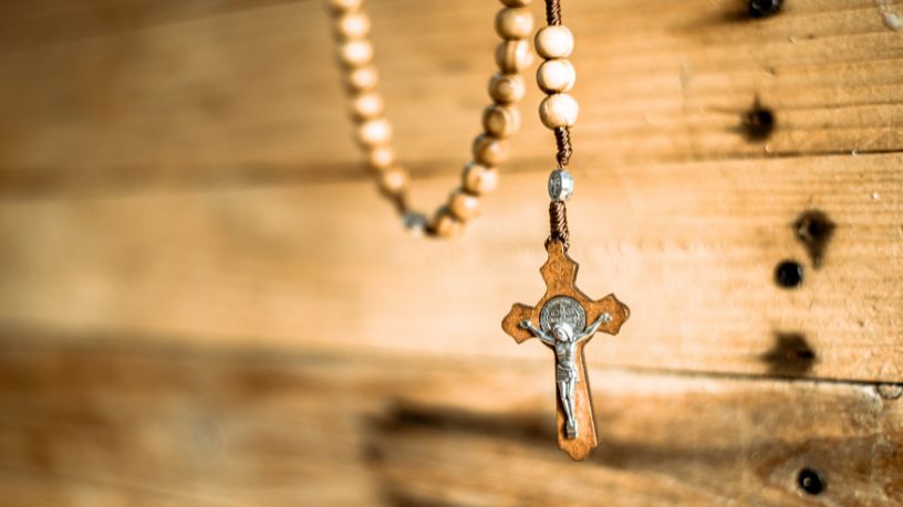 Descubra como as peregrinações fortalecem a espiritualidade e movimentam o turismo religioso com insights de Jose Eduardo De Oliveira e Silva.